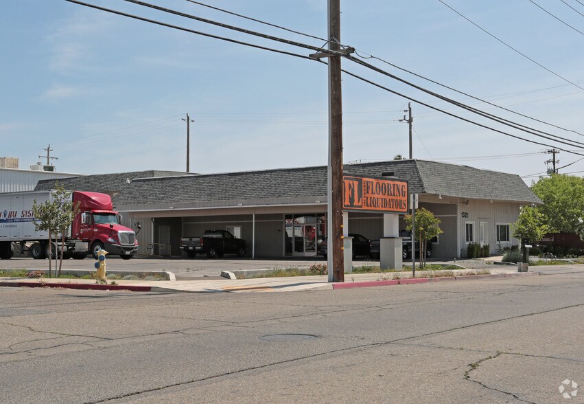 Primary Photo Of 1321 Railroad Ave, Clovis Warehouse For Lease