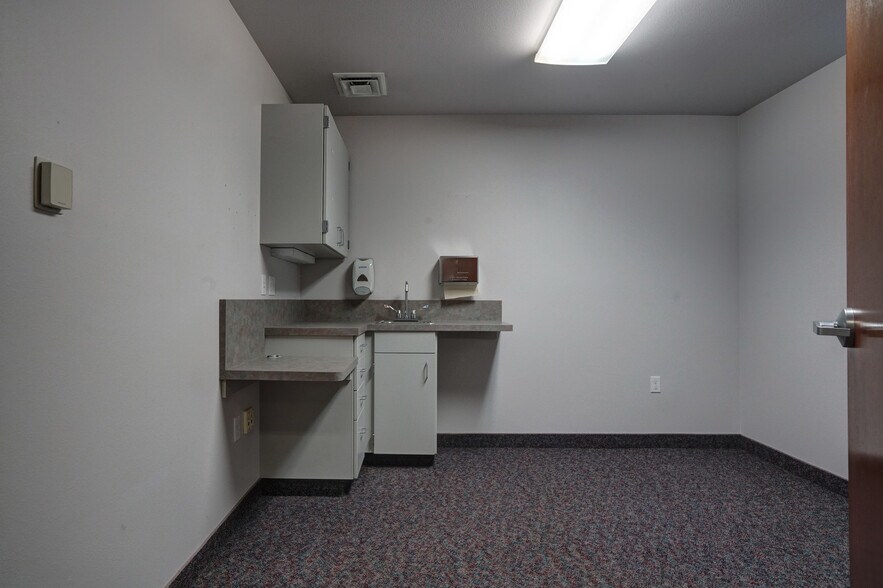 More Photos Of 2815 Willetta St SW, Albany Office For Lease