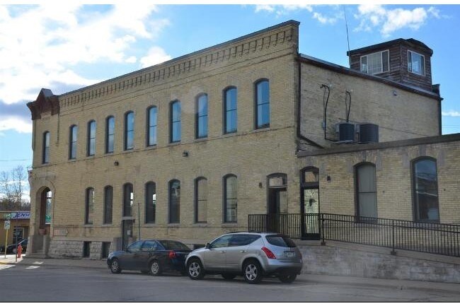 More Photos Of 101 Church St, Lake Mills Loft Creative Space For Sale