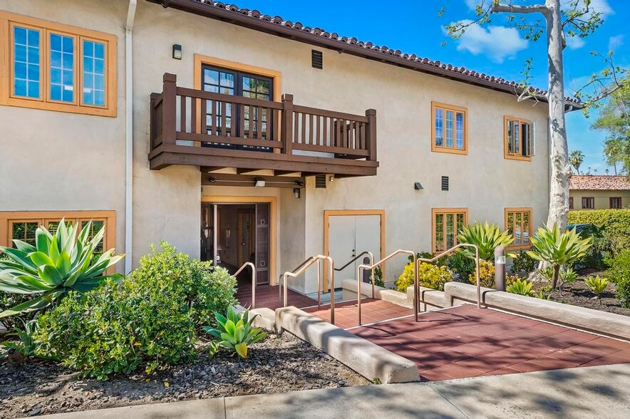 More Photos Of 630 Alta Vista Dr, Vista Office For Sale