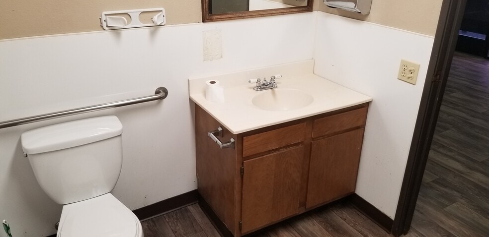 More Photos Of 1361-1367 Saviers Rd, Oxnard Storefront Retail Office For Lease