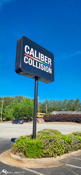More Photos Of 2590 Lawrenceville Hwy, Lawrenceville Auto Repair For Sale