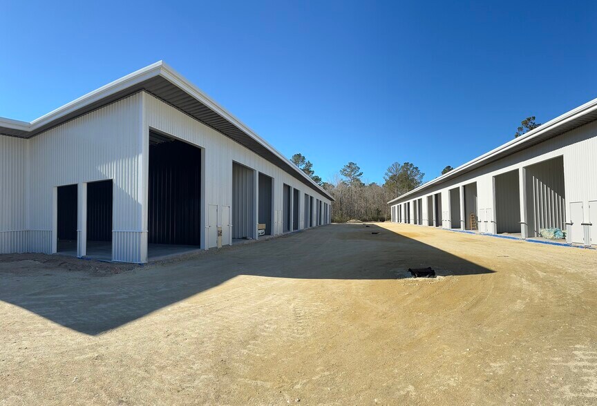 More Photos Of 50 Gladys Dr, Greenville Showroom For Sale