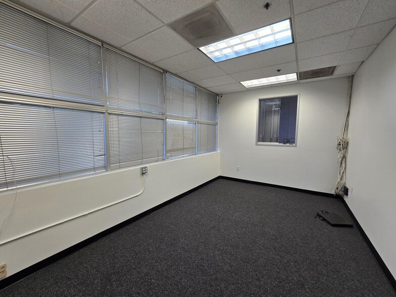 More Photos Of 1495 S Campus Ave, Ontario Warehouse For Lease