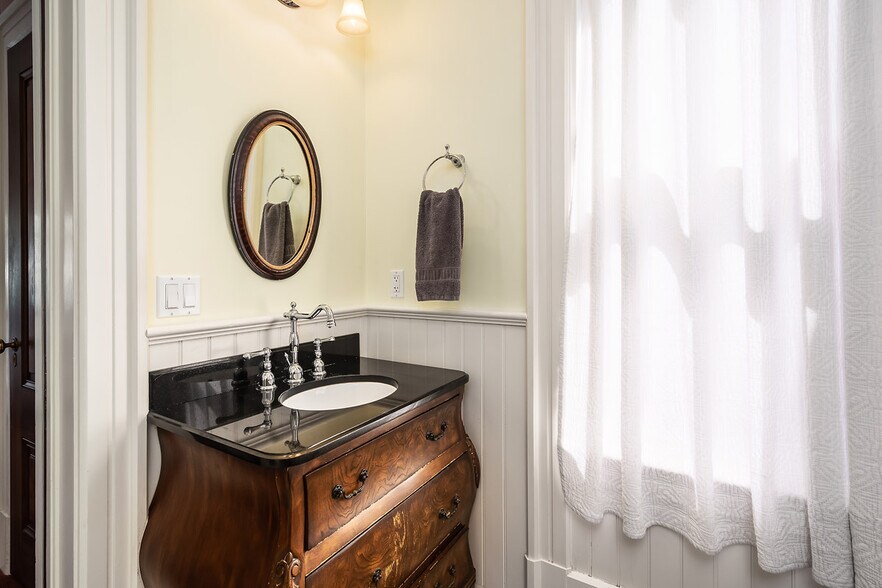 More Photos Of 333 G St, San Rafael Apartments For Sale