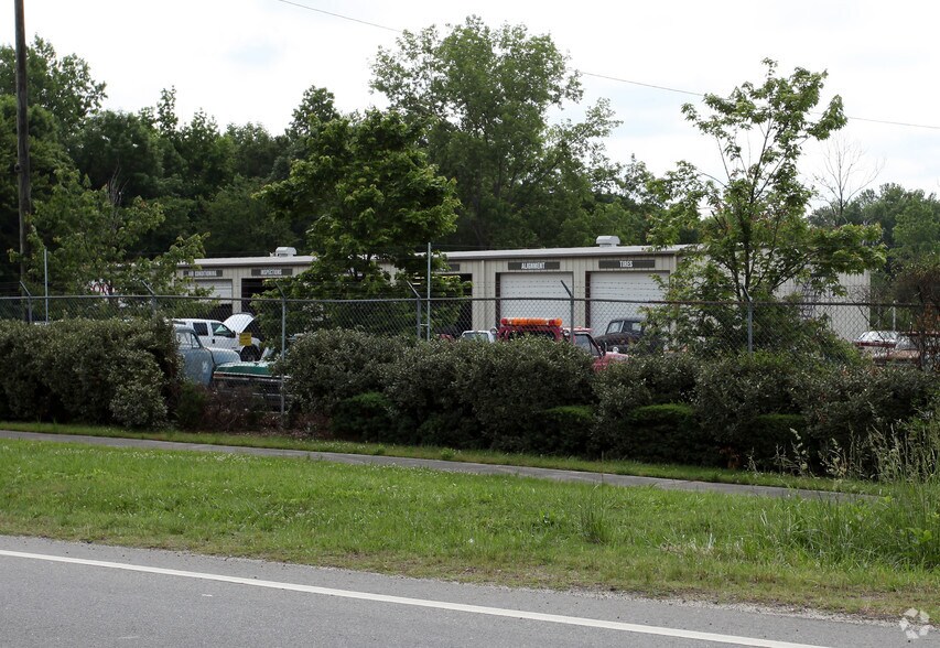 More Photos Of 1314 E Club Blvd, Durham Auto Repair For Lease