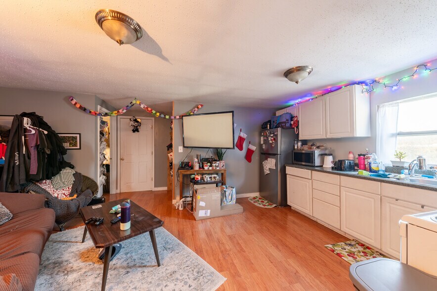 More Photos Of 309 Keller Ave, Fayetteville Storefront Retail Office For Sale