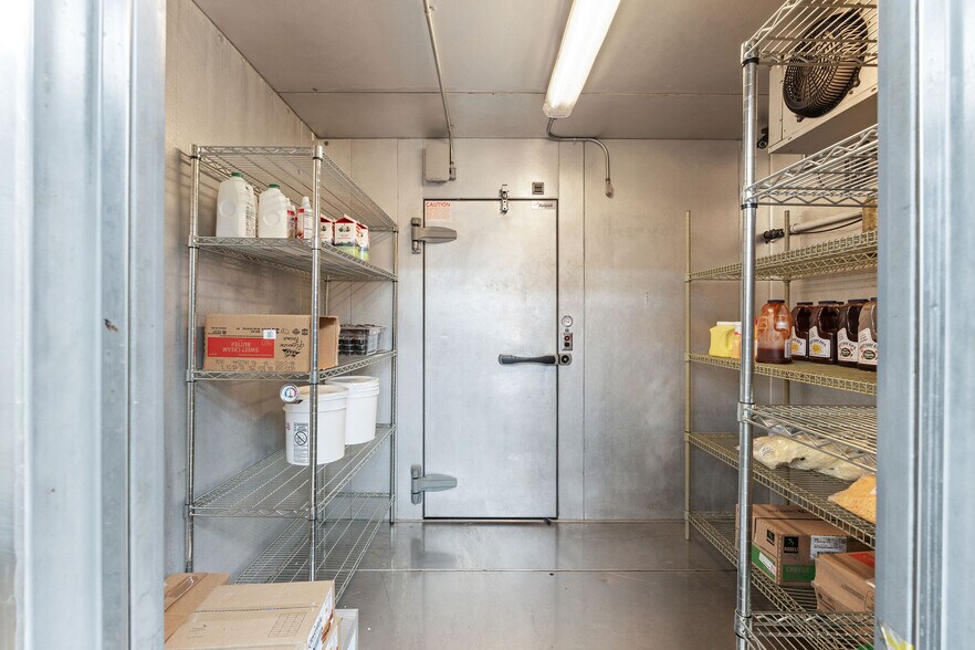 More Photos Of 205 18th St, Kalispell Fast Food For Sale