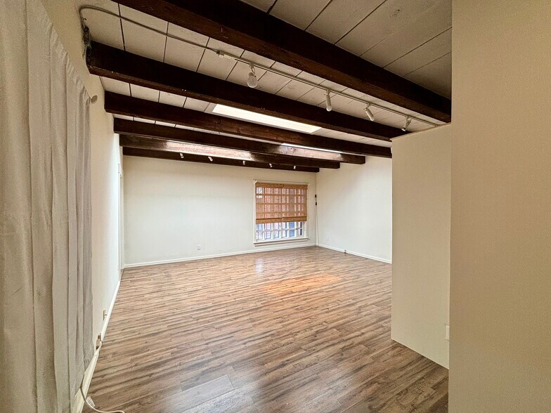 More Photos Of 1400 Maclovia Ln, Santa Fe Office Residential For Sale