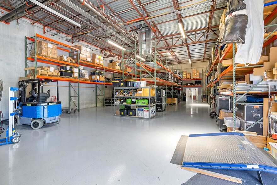 More Photos Of 1200 S Rogers Cir, Boca Raton Warehouse For Lease