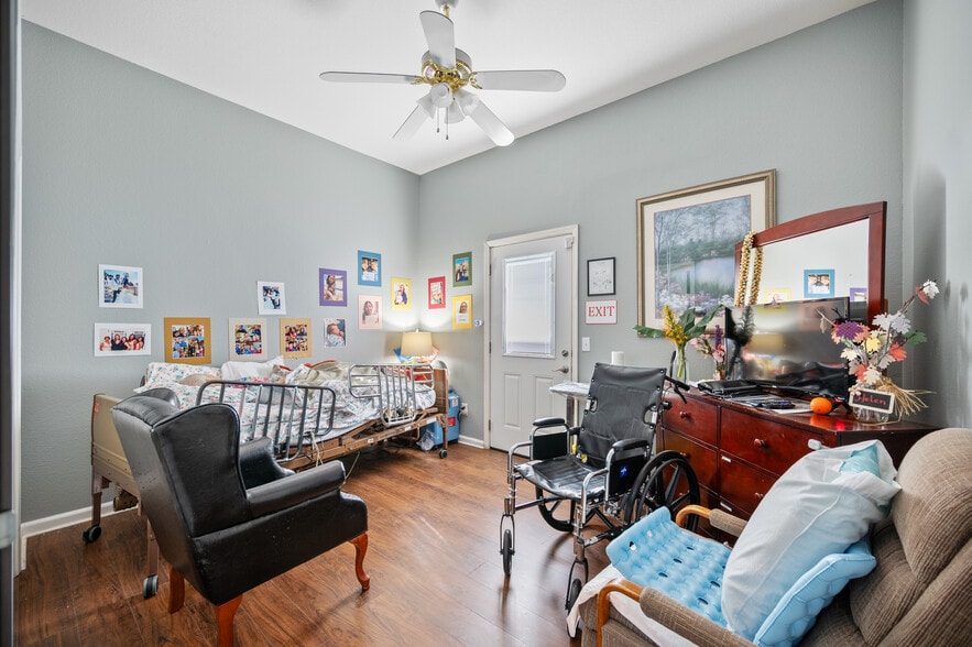 More Photos Of 9473 Heathman Way, Elk Grove Assisted Living For Sale