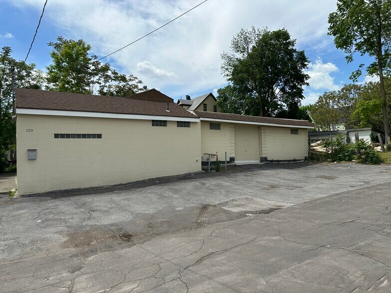 Primary Photo Of 129 Fairview Ave, Syracuse Flex For Sale