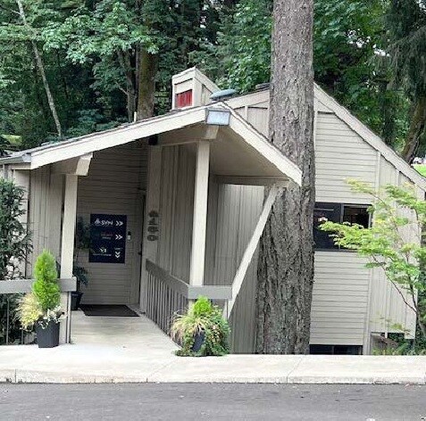 More Photos Of 4160 Commercial St SE, Salem Office For Lease