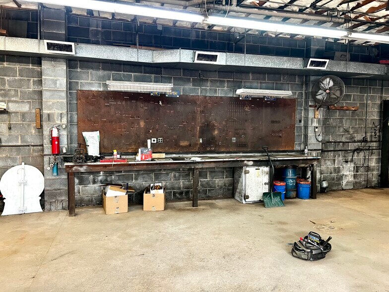 More Photos Of 2936 Mountain Rd, Saylorsburg Specialty For Lease