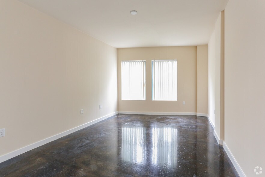 More Photos Of 120 N Cedar St, Charlotte Apartments For Lease