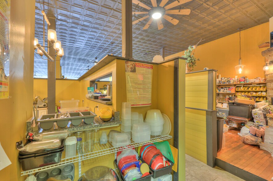 More Photos Of 108 W Walnut St, Smithville Restaurant For Sale