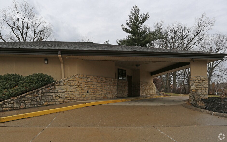 More Photos Of 5629 Bridgetown Rd, Cincinnati Flex For Sale