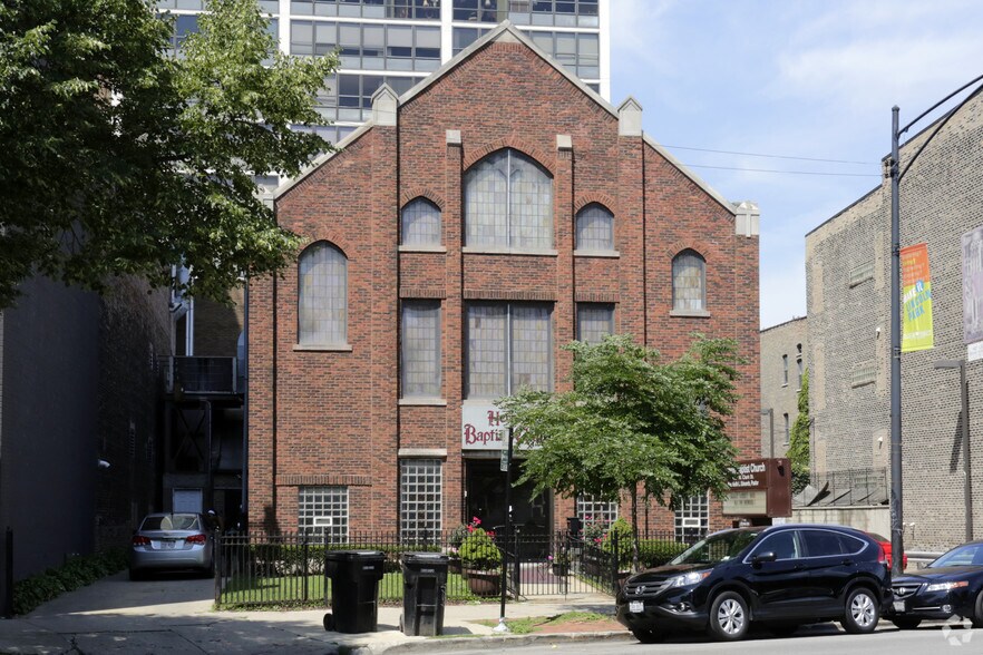 More Photos Of 1754 N Clark St, Chicago Religious Facility For Sale