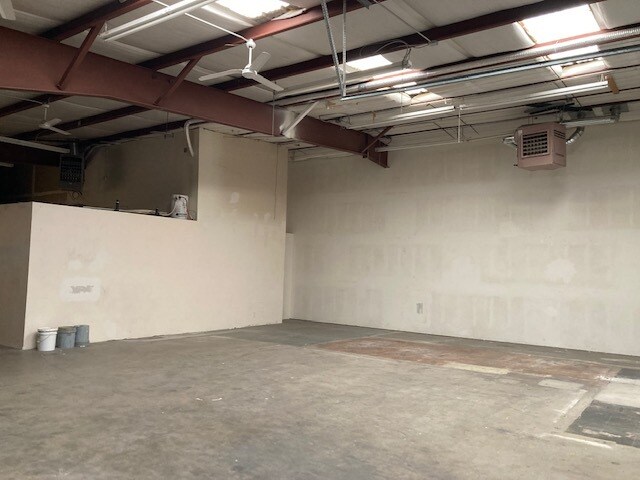 More Photos Of 2463 N Walgreens St, Flagstaff Warehouse For Lease