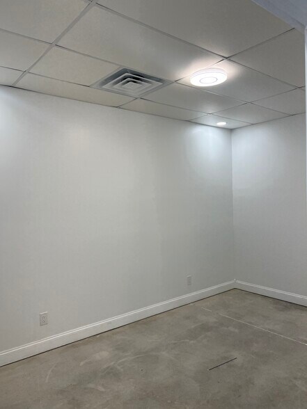 More Photos Of 16644-16646, New Berlin Medical For Lease