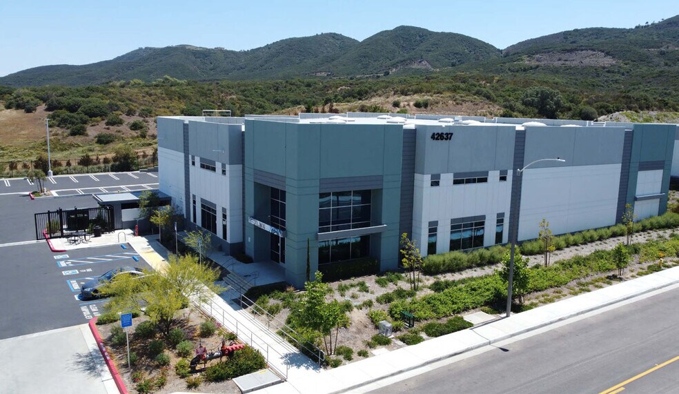 More Photos Of 42637 Avenida Alvarado, Temecula Industrial For Lease