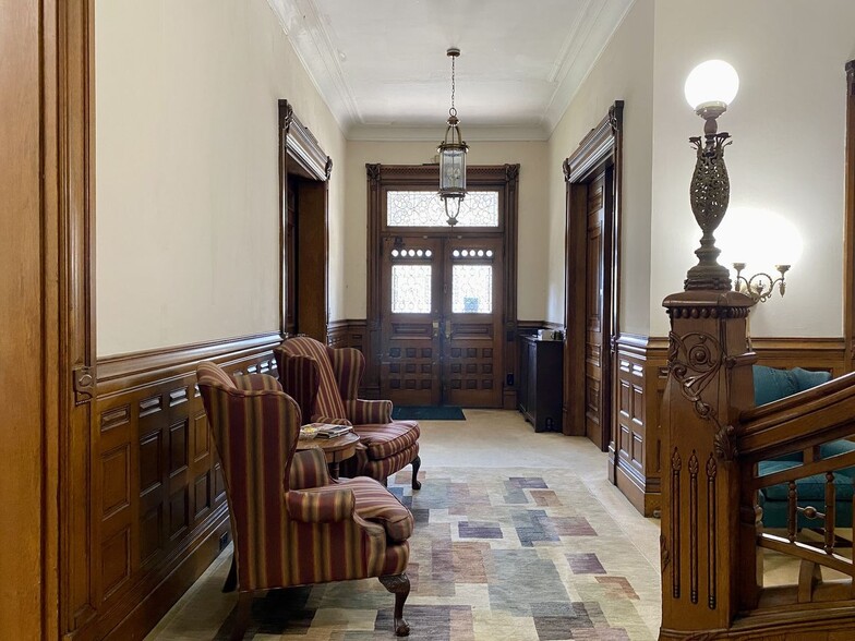 More Photos Of 1015 S 4th St, Louisville Office Residential For Sale