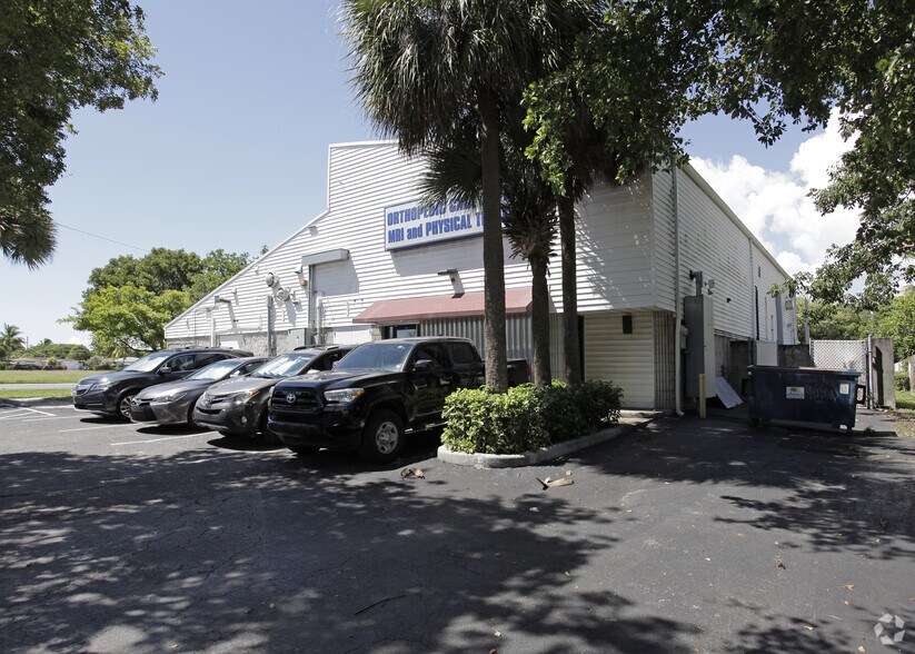 More Photos Of 230 S Dixie Hwy, Hallandale Beach Medical For Sale