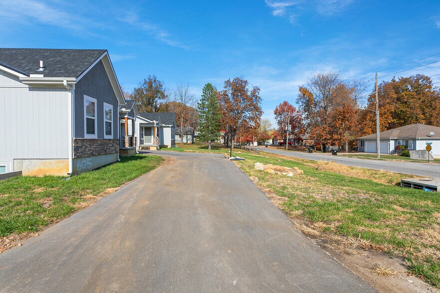 More Photos Of 601 Hillcrest St, Pleasant Hill Apartments For Sale