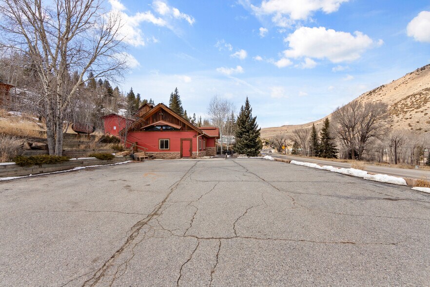 More Photos Of 606 W Byers Ave, Hot Sulphur Springs Flex For Sale
