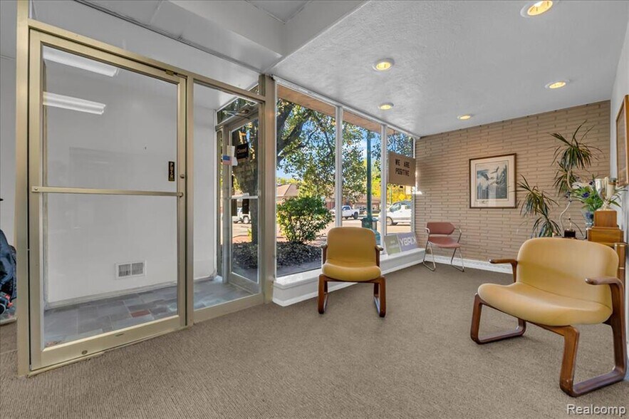More Photos Of 3151 S Wayne Rd, Wayne Storefront Retail Office For Lease