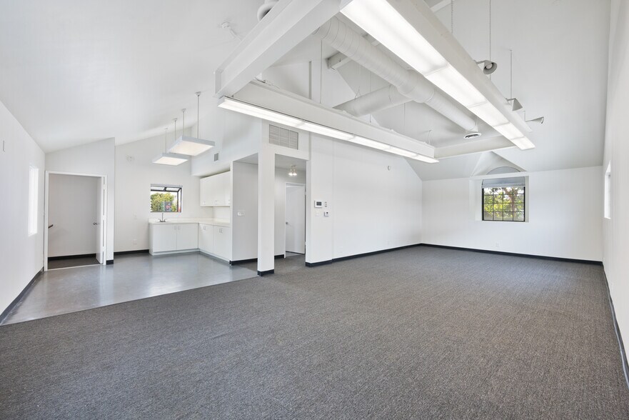 More Photos Of 8407 Lincoln Blvd, Los Angeles Storefront Retail Office For Lease