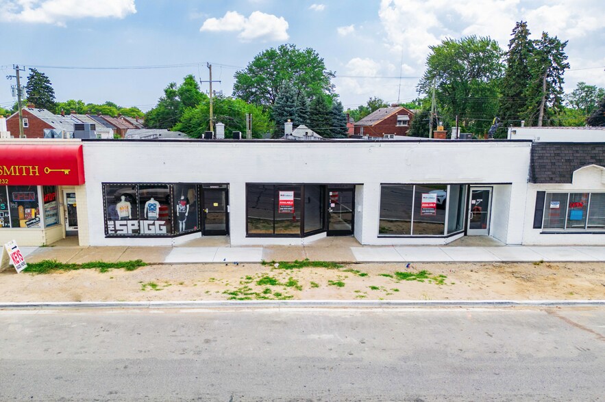 Primary Photo Of 22220-22228 Gratiot Ave, Eastpointe Storefront Retail Office For Sale