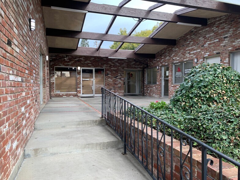 More Photos Of 127 E Acacia St, Stockton Office For Sale
