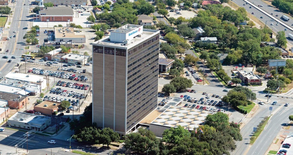 400 S Zang Blvd, Dallas, TX 75208 Office For Lease