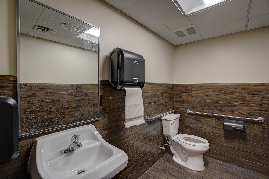 More Photos Of 810 S Rock St, Georgetown Apartments For Lease