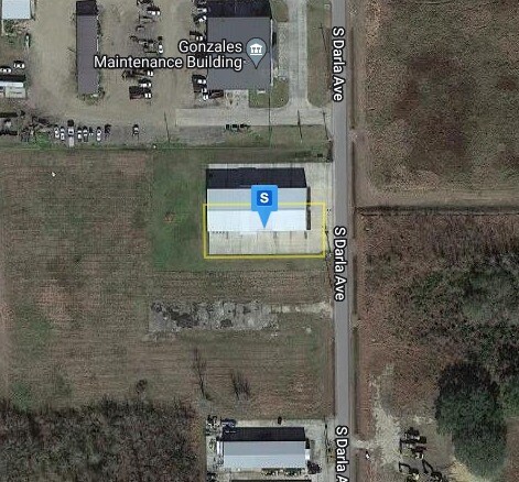 More Photos Of 3001 S Darla Ave, Gonzales Warehouse For Lease