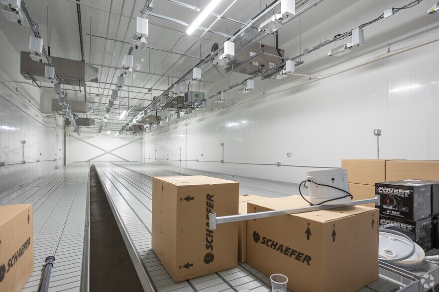 More Photos Of 901 Wayne St, Niles Warehouse For Lease