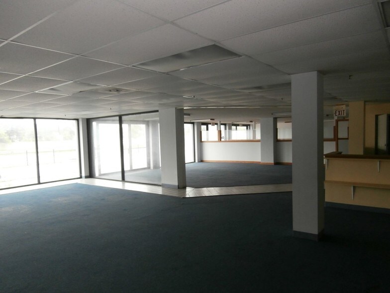 More Photos Of 3250-3270 Lincoln Hwy, Park Forest Freestanding For Sale