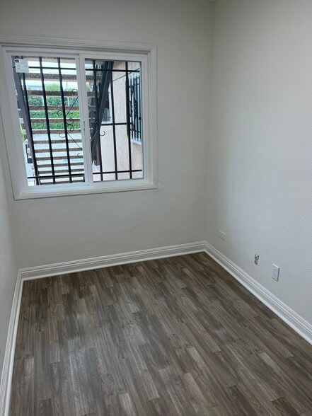More Photos Of 1654 E 4th St, Santa Ana Medical For Sale