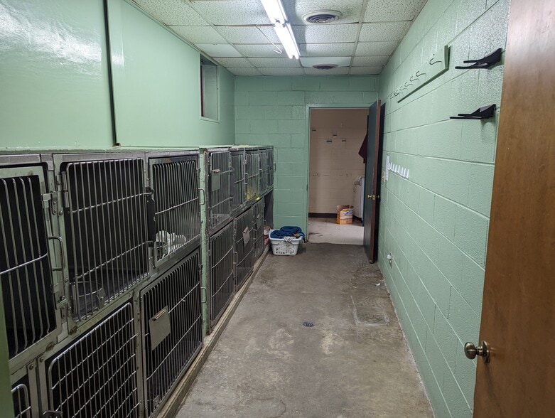 More Photos Of 2608 E Highway 76, Marion General Retail For Sale
