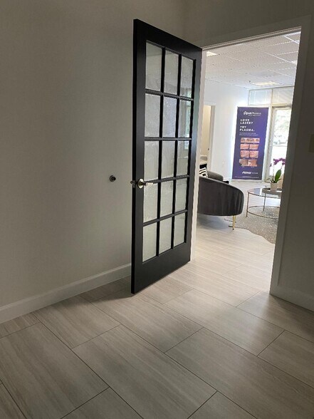 More Photos Of 19440 Golf Vista Plz, Lansdowne Medical For Lease