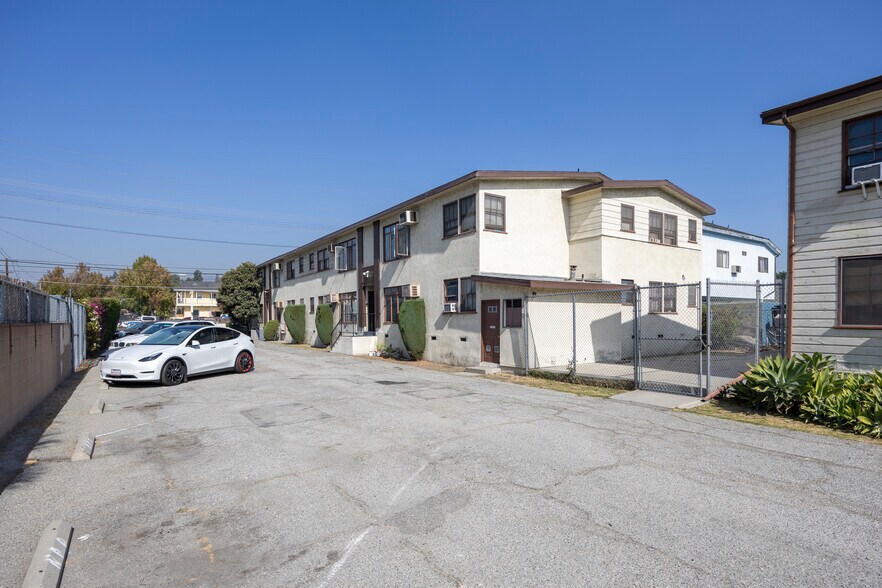 More Photos Of 4650 York Blvd, Los Angeles Multifamily For Sale
