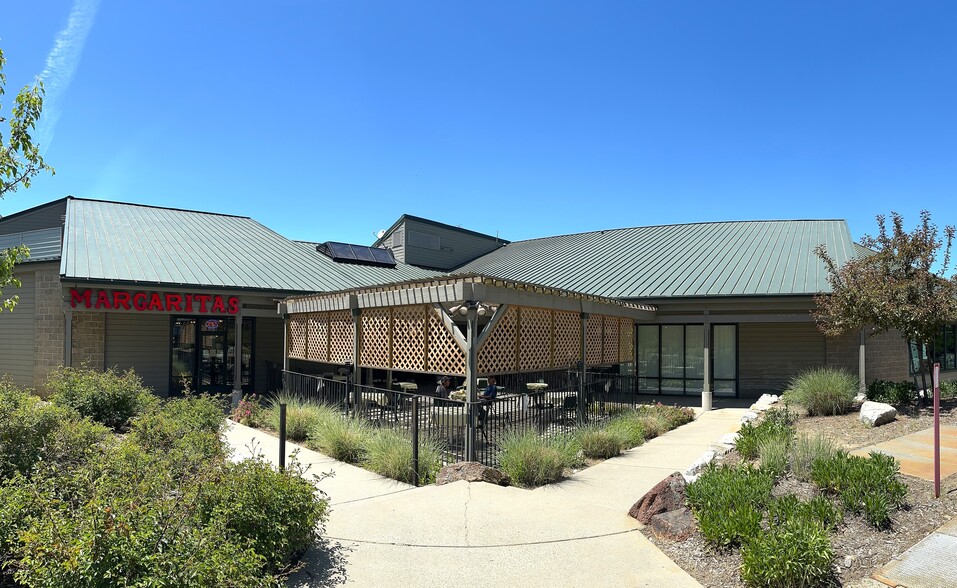 Primary Photo Of 998 Plaza Dr, Grass Valley Restaurant For Lease