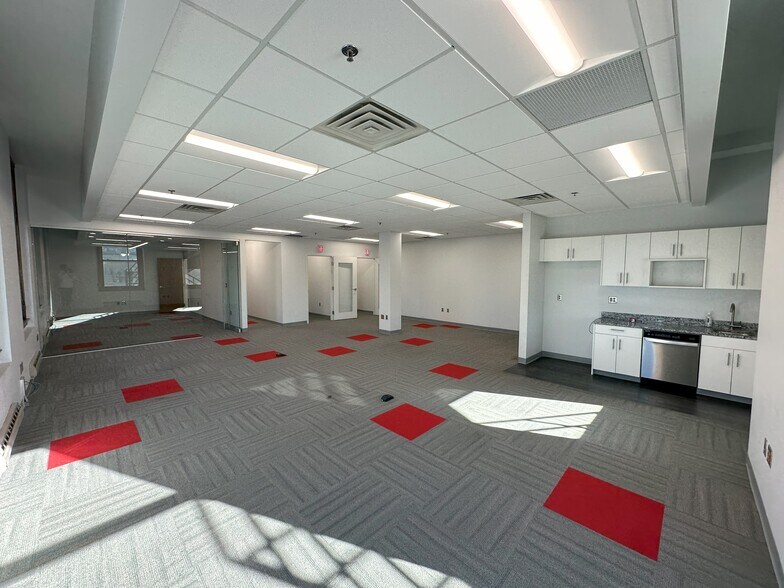 More Photos Of 201 N 7th St, Lincoln Office For Sale