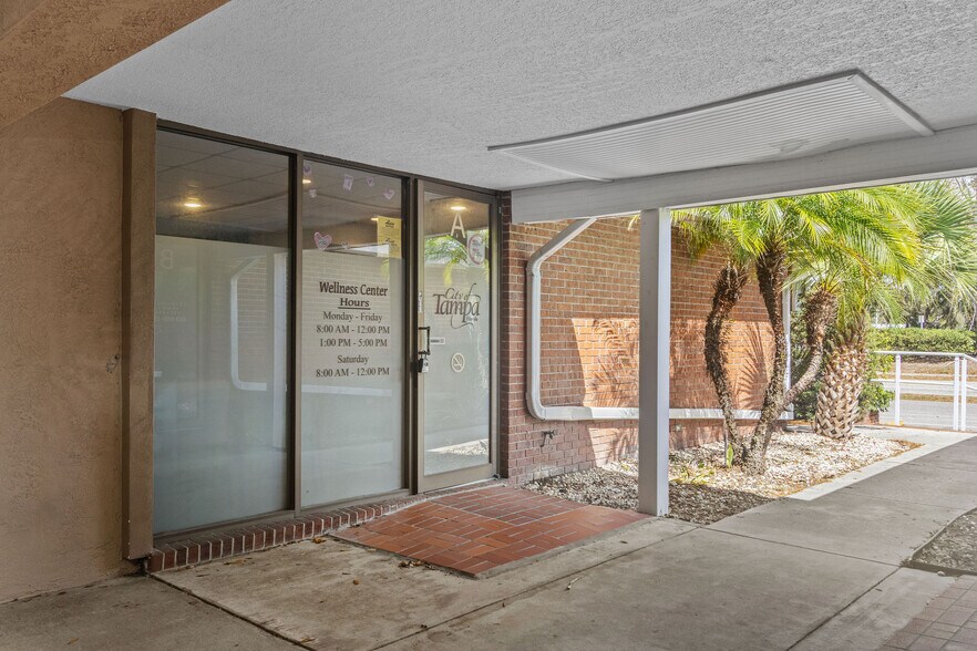 More Photos Of 413 W Robertson St, Brandon Office For Sale
