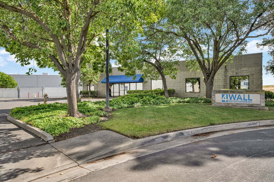 More Photos Of 4081 Seaport Blvd, West Sacramento Warehouse For Lease