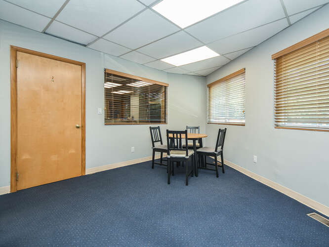 More Photos Of 811 Old Country Rd, Plainview Office Residential For Lease