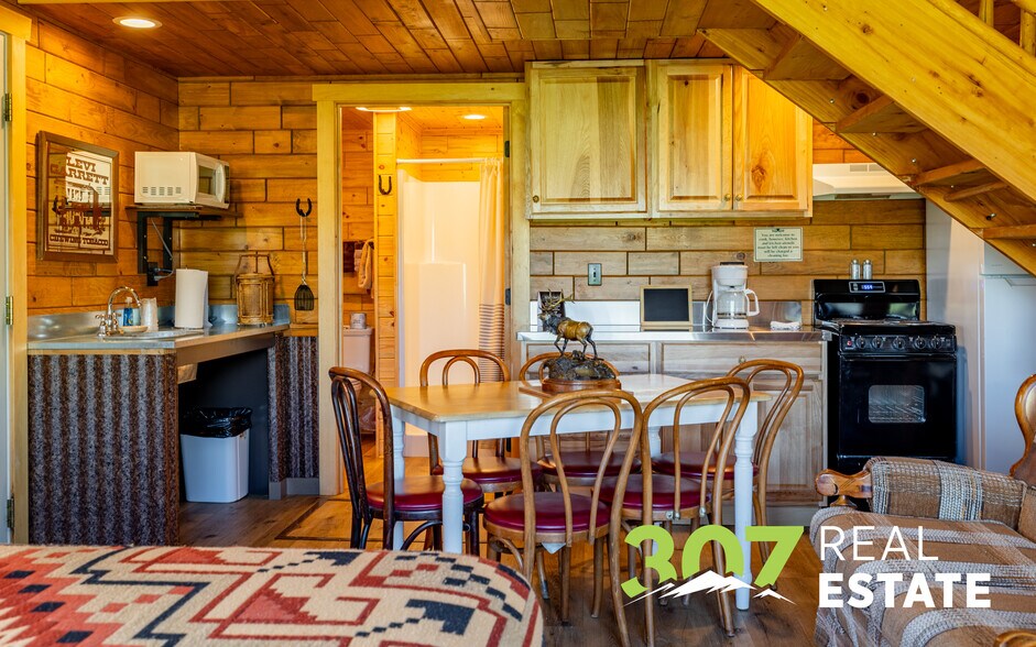 More Photos Of 30 Nielson Trl, Cody Hospitality For Sale