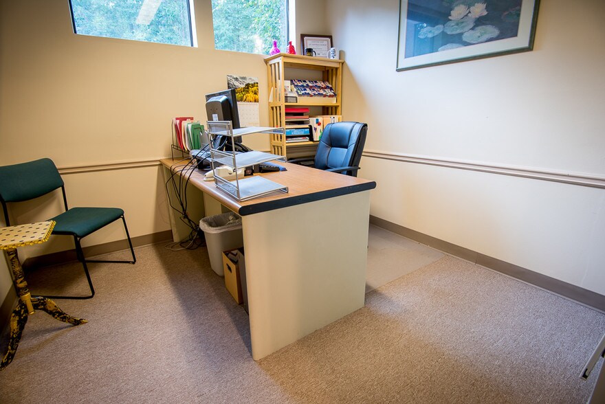 More Photos Of 1305 Milstead Ave NE, Conyers Medical For Sale