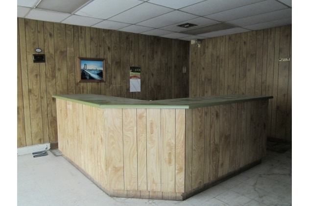 More Photos Of 962 W Manchester Ave, Los Angeles Office Residential For Lease